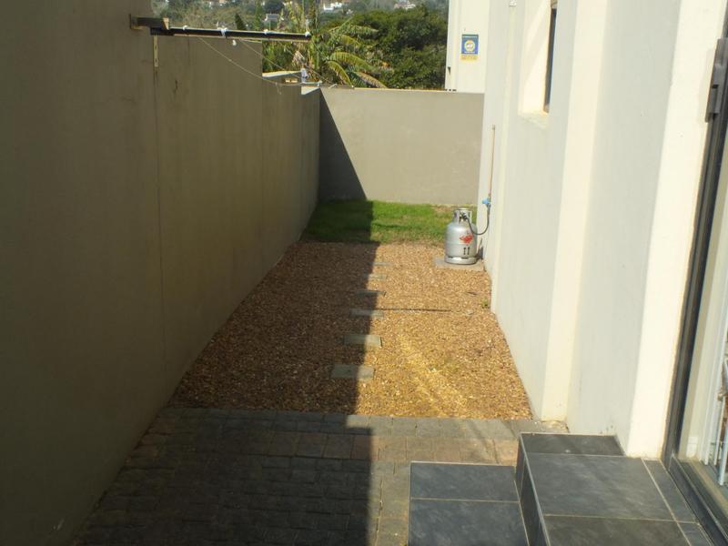 To Let 4 Bedroom Property for Rent in Van Riebeeckshof Western Cape